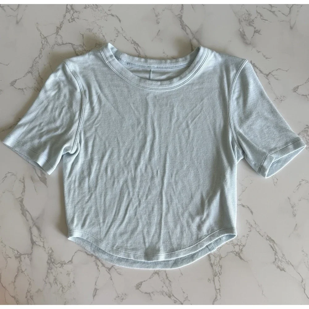 Lululemon Hold Tight Cropped Short Sleeve Ribbed TShirt ~4 Light Blue Curved Hem